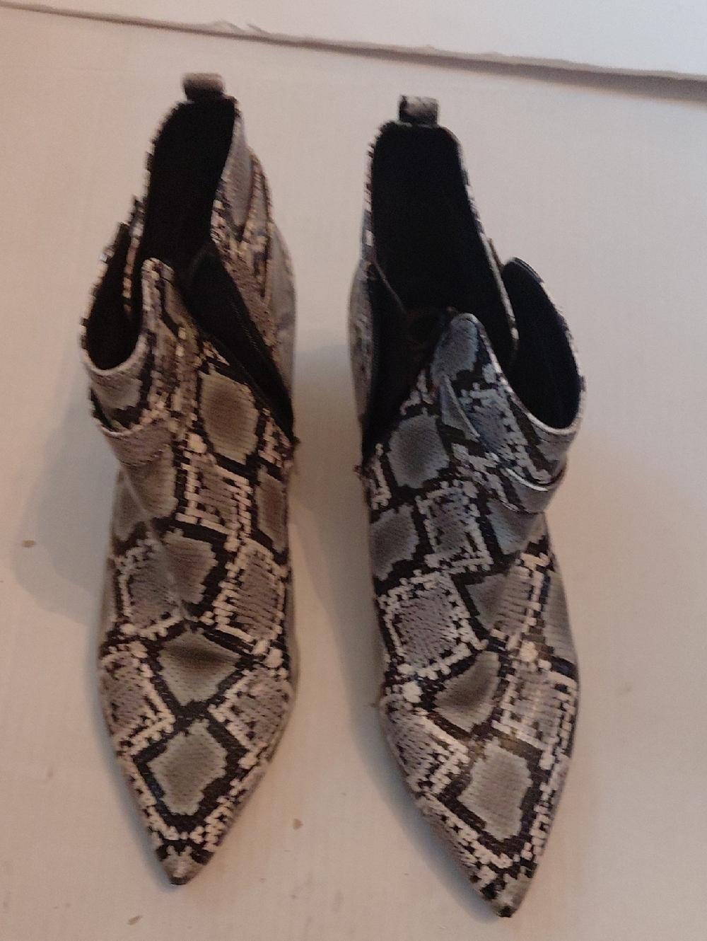 Sam Edelman Womens 10 Pointed Toe Snake Print Ankle Boots Black/Gray Kitten Heel